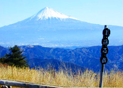 浜石岳から望む富士山の写真